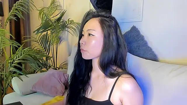 Snapshot of Inari_Okami_ chatting on 12.14.24 Inari Okami online show from 12.14.24