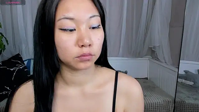 Snapshot of Inari_Okami_ chatting on 01.19.25 Inari Okami online show from 01.19.25