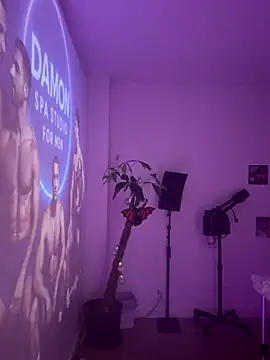 Snapshot of GymBoyVan chatting on 11.02.25 GymBoyVan online show from 11.02.25