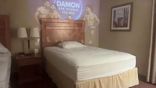 Snapshot of GymBoyVan chatting on 11.17.25 GymBoyVan online show from 11.17.25