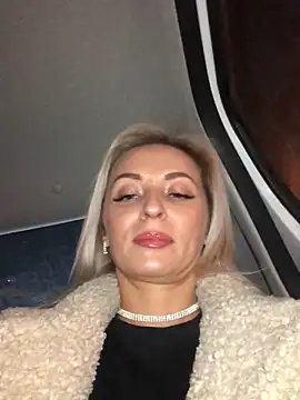 Snapshot of Diamond_Bunny_ chatting on 01.03.25 Diamond Bunny online show from 01.03.25