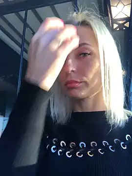 Snapshot of Diamond_Bunny_ chatting on 02.08.25 Diamond Bunny online show from 02.08.25