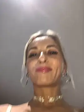 Snapshot of Diamond_Bunny_ chatting on 02.19.25 Diamond Bunny online show from 02.19.25