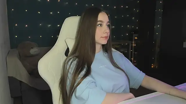 katie taylorr online show from 12.03.24