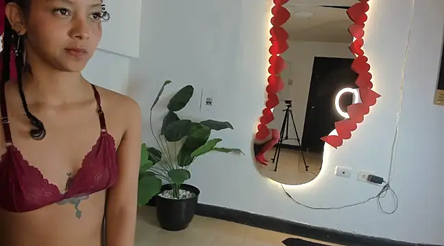 Milanxht online show from 02.17.25