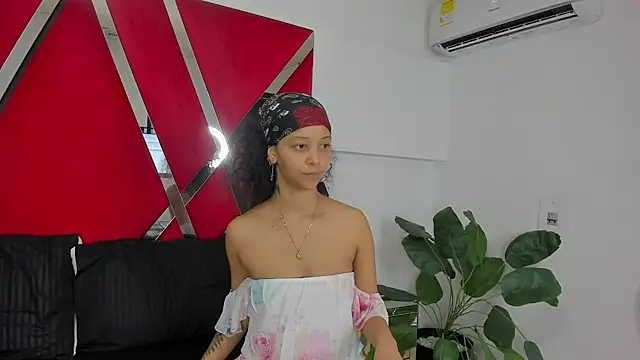 Milanxht online show from 11.23.25