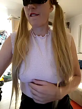 Snapshot of Hexe12346 chatting on 10.23.25 Hexe12346 online show from 10.23.25