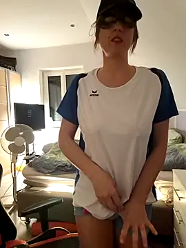 Snapshot of Hexe12346 chatting on 11.20.25 Hexe12346 online show from 11.20.25