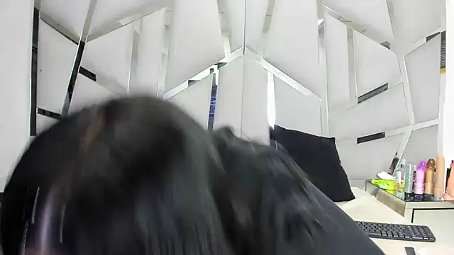 Criistaal  online show from 02.03.26