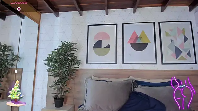 MiaKay1 online show from 12.19.25