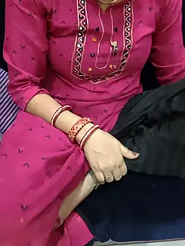 Snapshot of kaveerpooja947 chatting on 05.06.26 kaveerpooja947 online show from 05.06.26