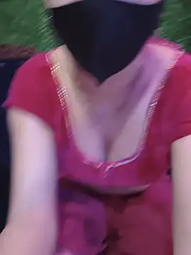 Snapshot of kaveerpooja947 chatting on 05.18.26 kaveerpooja947 online show from 05.18.26