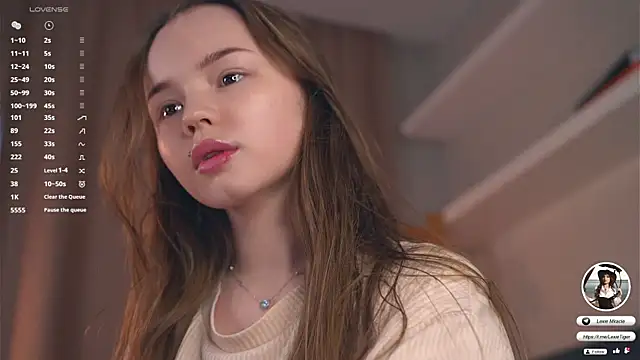 Snapshot of Miss_miracle chatting on 10.15.25 Miss miracle online show from 10.15.25