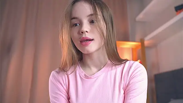 Snapshot of Miss_miracle chatting on 11.27.25 Miss miracle online show from 11.27.25