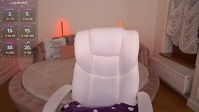 MagicLilu online show from 12.04.25