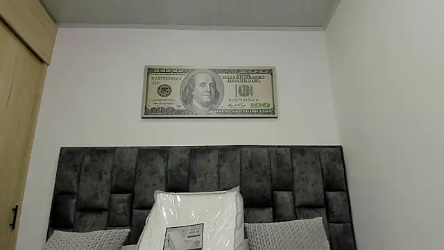 Snapshot of BastianFerrari chatting on 12.22.24 BastianFerrari online show from 12.22.24