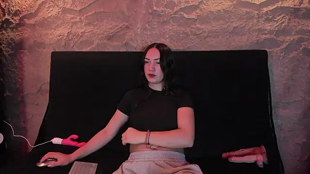 Snapshot of Scarlett__Fox__ chatting on 02.04.26 Scarlett Fox online show from 02.04.26