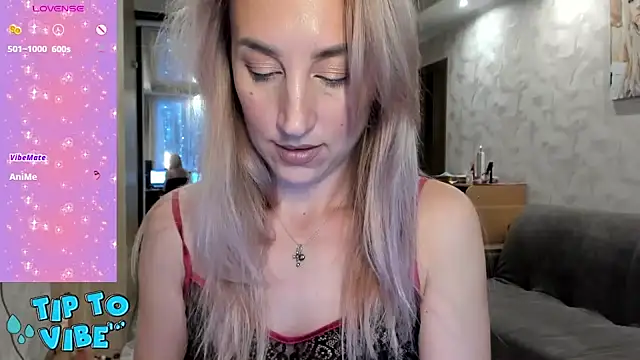 lady Nati online show from 12.18.24