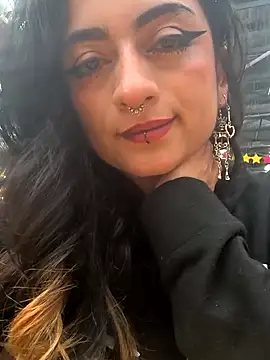 Lila Desiree online show from 03.07.25