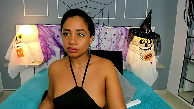 Snapshot of Kamila-Kane chatting on 10.28.25 Kamila-Kane online show from 10.28.25