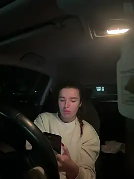 Snapshot of maisiesmithx chatting on 12.31.24 maisiesmithx online show from 12.31.24