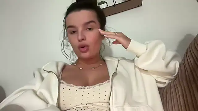 Snapshot of maisiesmithx chatting on 02.05.25 maisiesmithx online show from 02.05.25