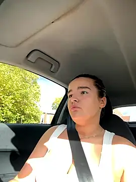 Snapshot of maisiesmithx chatting on 10.21.25 maisiesmithx online show from 10.21.25