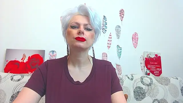 Snapshot of ForeverBarbie_ chatting on 01.12.26 ForeverBarbie online show from 01.12.26