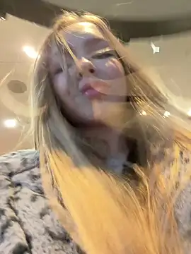 Snapshot of mur_girl chatting on 12.10.24 mur girl online show from 12.10.24