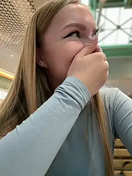 Snapshot of mur_girl chatting on 01.09.25 mur girl online show from 01.09.25