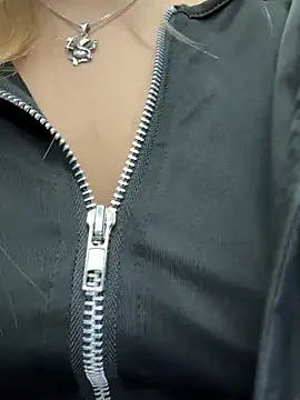 Snapshot of mur_girl chatting on 03.01.25 mur girl online show from 03.01.25