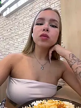 Snapshot of mur_girl chatting on 03.09.25 mur girl online show from 03.09.25