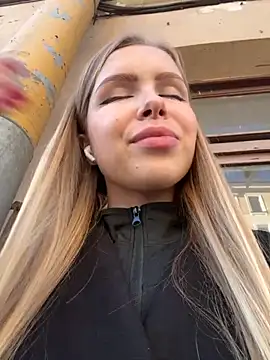 Snapshot of mur_girl chatting on 09.29.25 mur girl online show from 09.29.25