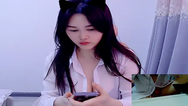 Snapshot of Little-sweet chatting on 12.01.25 Little-sweet online show from 12.01.25