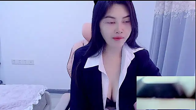 Snapshot of Little-sweet chatting on 12.03.25 Little-sweet online show from 12.03.25