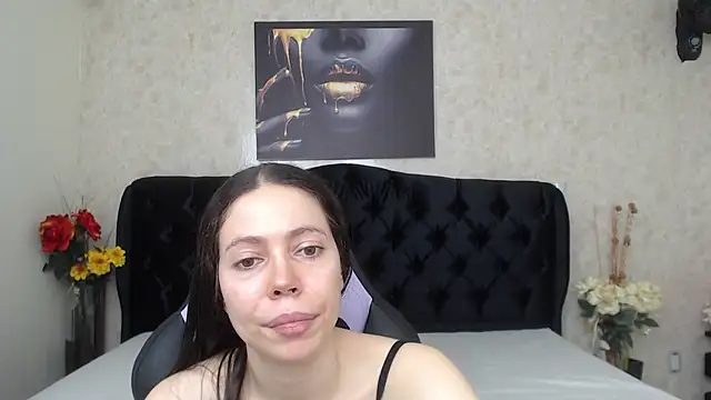 Snapshot of gabymendex chatting on 10.28.25 gabymendex online show from 10.28.25