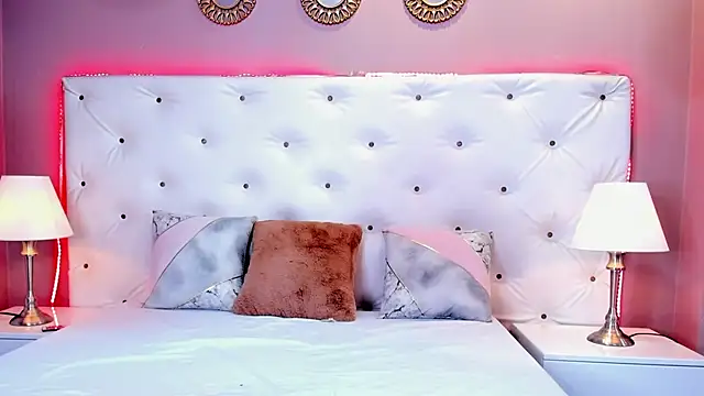 Violet Grace online show from 02.15.25