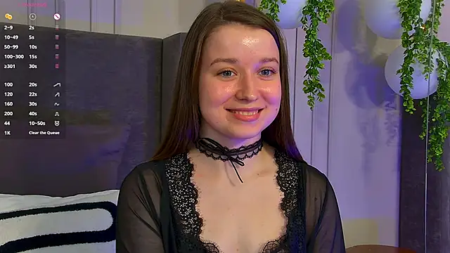 Snapshot of MichelleHaynes chatting on 02.11.25 MichelleHaynes online show from 02.11.25