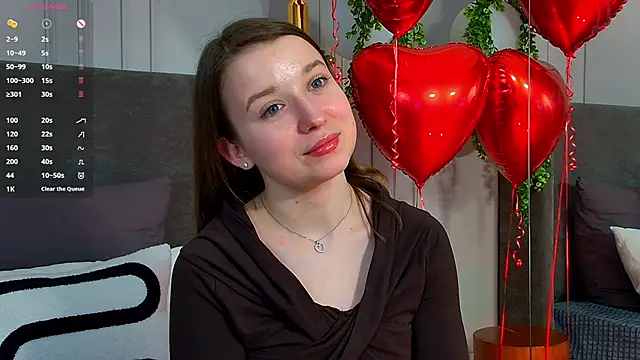 Snapshot of MichelleHaynes chatting on 02.13.25 MichelleHaynes online show from 02.13.25