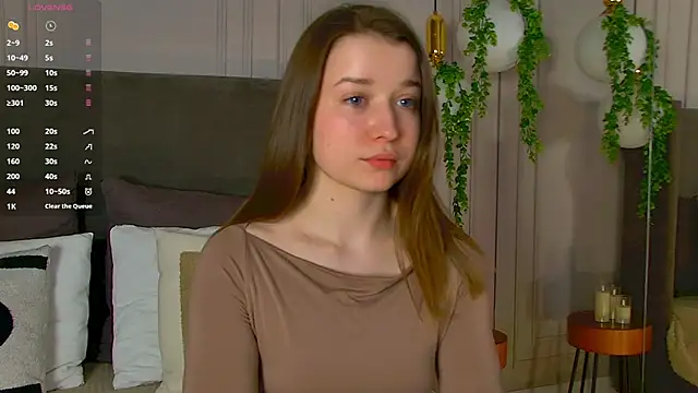 Snapshot of MichelleHaynes chatting on 03.10.25 MichelleHaynes online show from 03.10.25