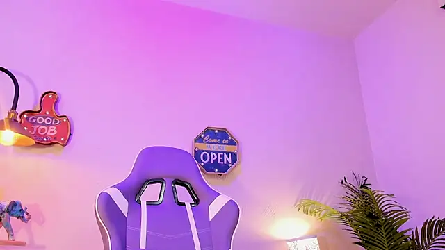 lupeebony online show from 01.22.25