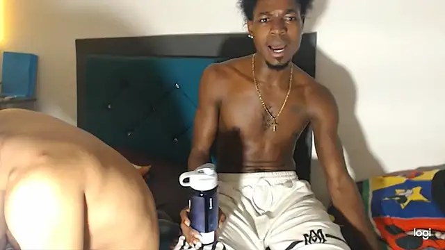 Snapshot of jaycolinss chatting on 02.20.25 jaycolinss online show from 02.20.25