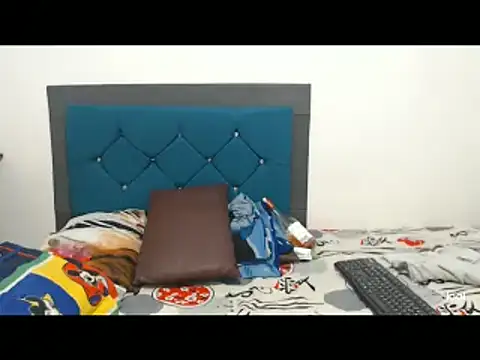 Snapshot of jaycolinss chatting on 02.26.25 jaycolinss online show from 02.26.25