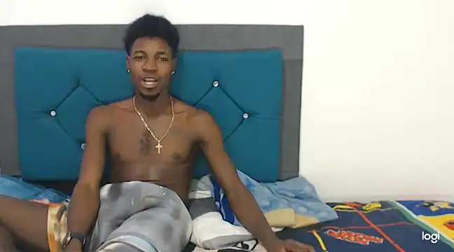 Snapshot of jaycolinss chatting on 03.07.25 jaycolinss online show from 03.07.25