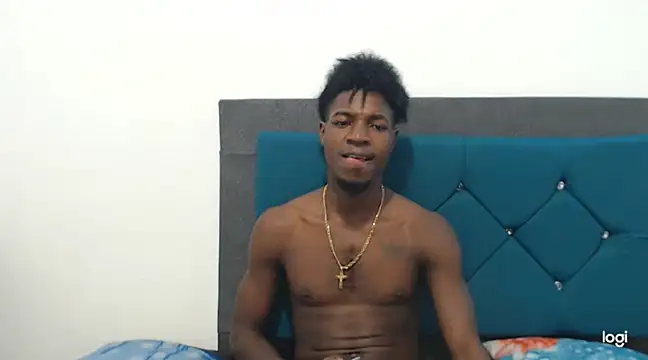 Snapshot of jaycolinss chatting on 03.11.25 jaycolinss online show from 03.11.25