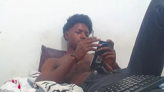 Snapshot of jaycolinss chatting on 09.10.25 jaycolinss online show from 09.10.25