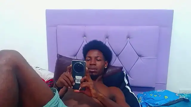 Snapshot of jaycolinss chatting on 09.20.25 jaycolinss online show from 09.20.25