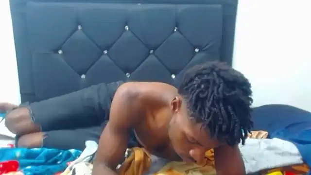 Snapshot of jaycolinss chatting on 11.17.25 jaycolinss online show from 11.17.25