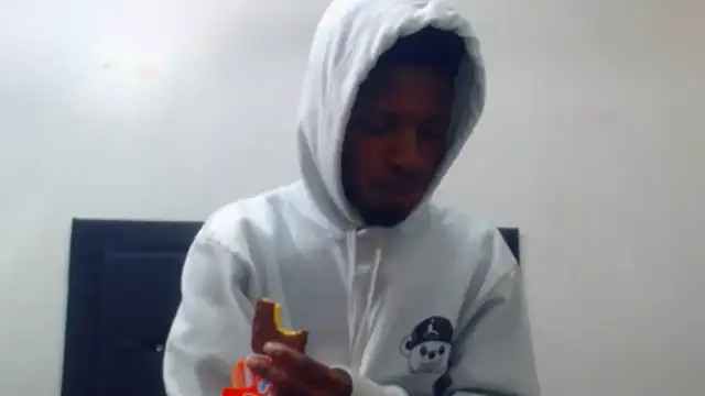 Snapshot of jaycolinss chatting on 11.20.25 jaycolinss online show from 11.20.25