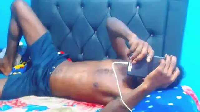 Snapshot of jaycolinss chatting on 11.22.25 jaycolinss online show from 11.22.25